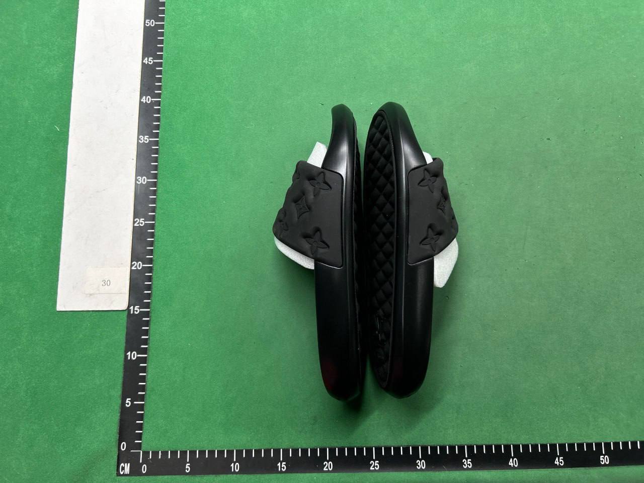 LV slipper