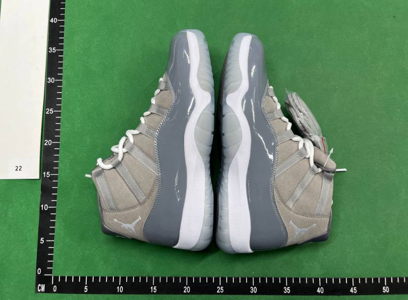 AJ 11 Retro