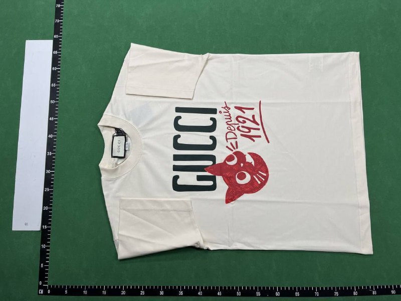 Gucci T-shirt   (37 CP)