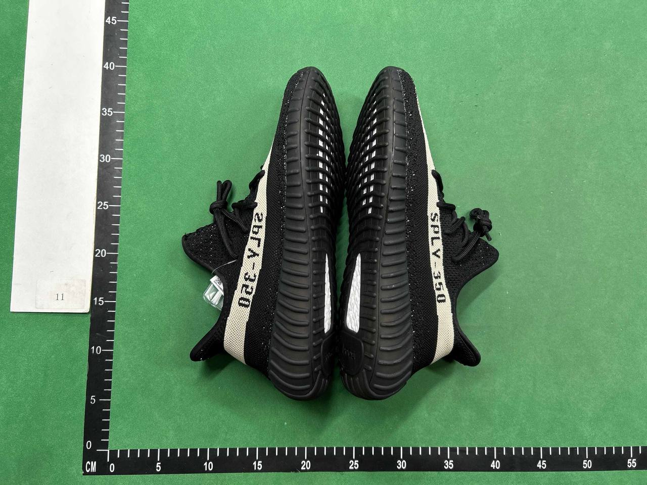 YEEZY 350（35+style）