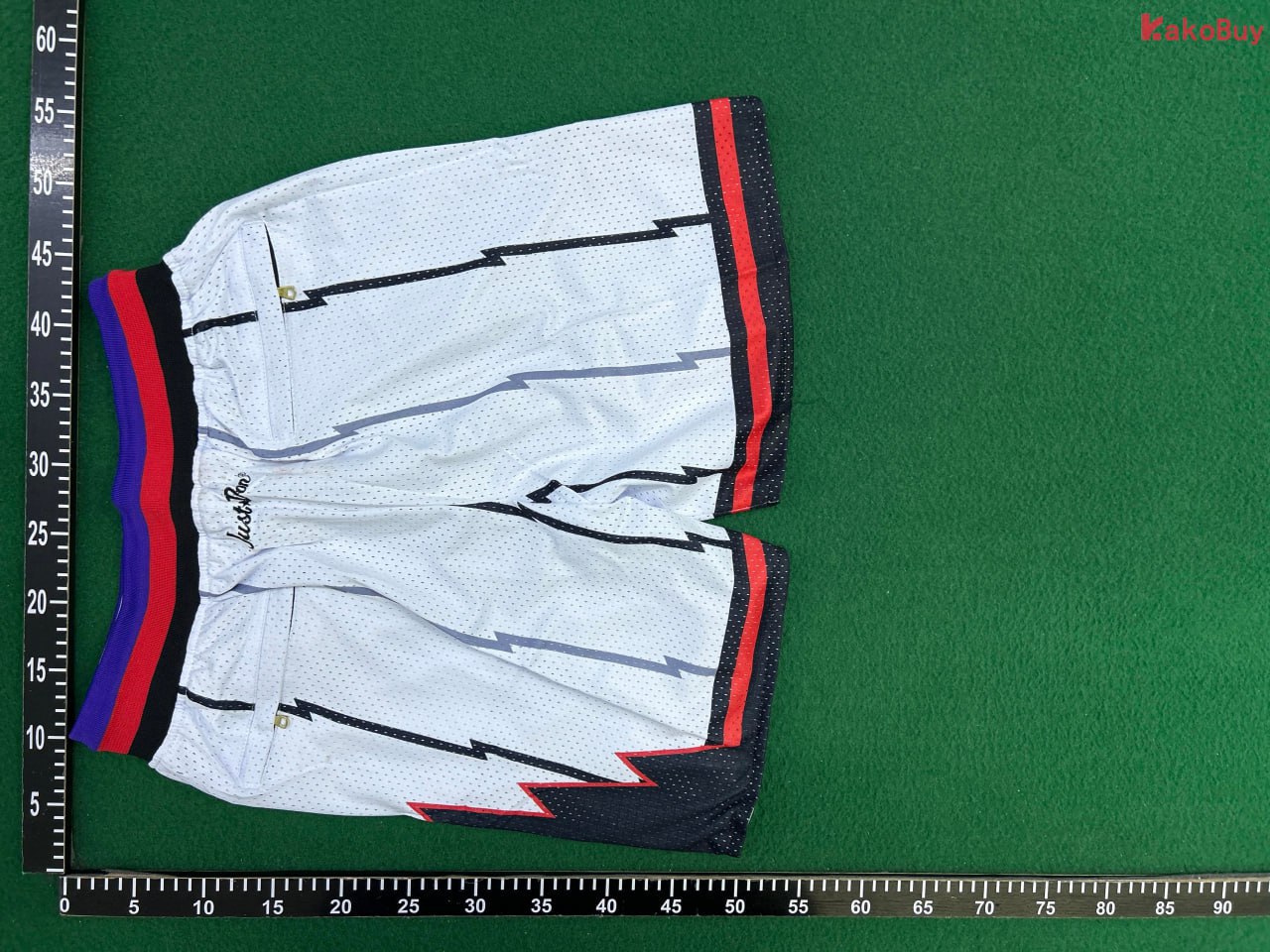   NBA Lakers Nike shorts (30+)