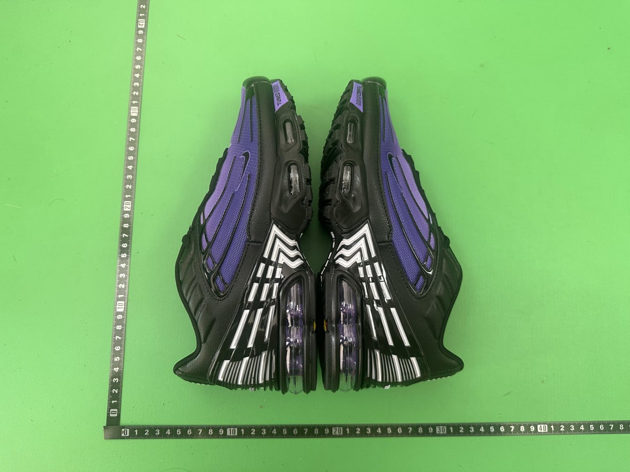 NIKE AIR MAX PLUS