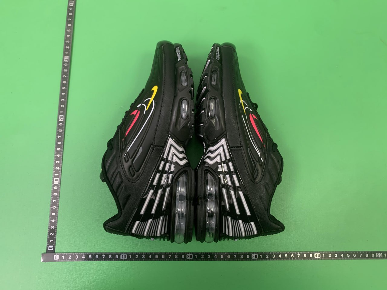 NIKE AIR MAX PLUS