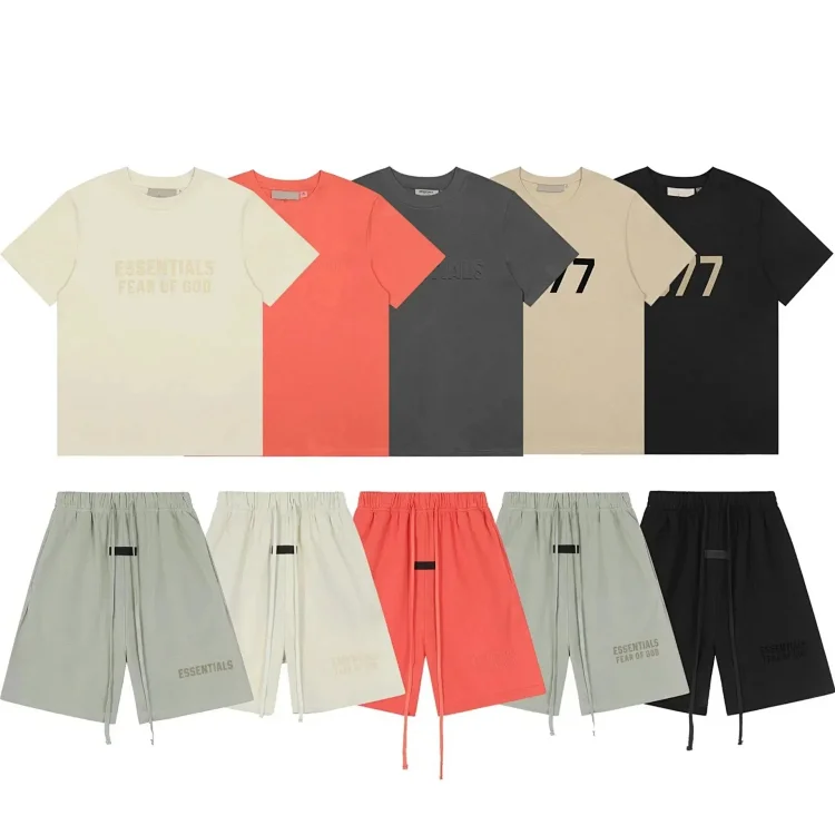  ESSENTIAL T-shirts