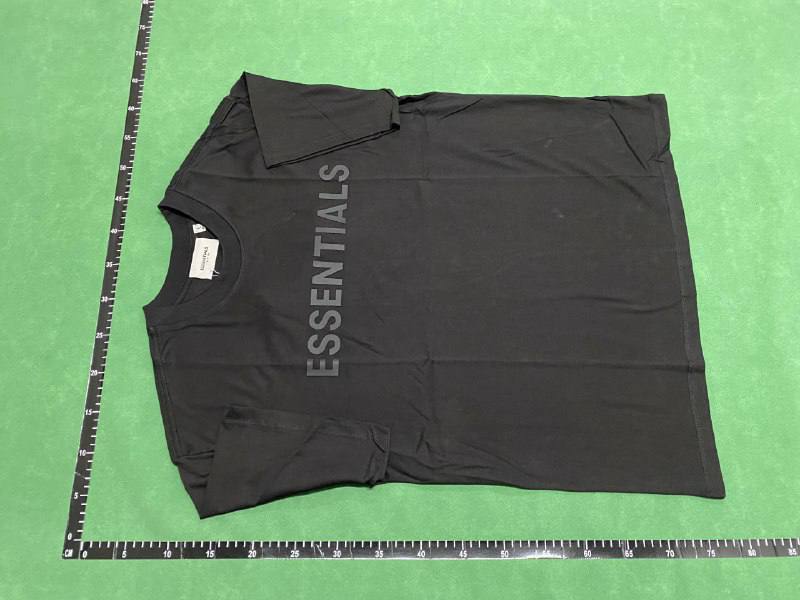  ESSENTIAL T-shirts