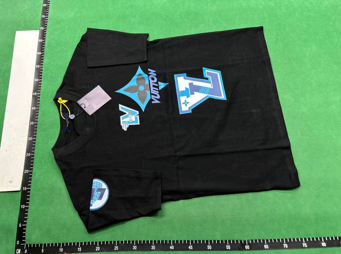   Louis Vuitton short-sleeved T-shirt (15 colors)