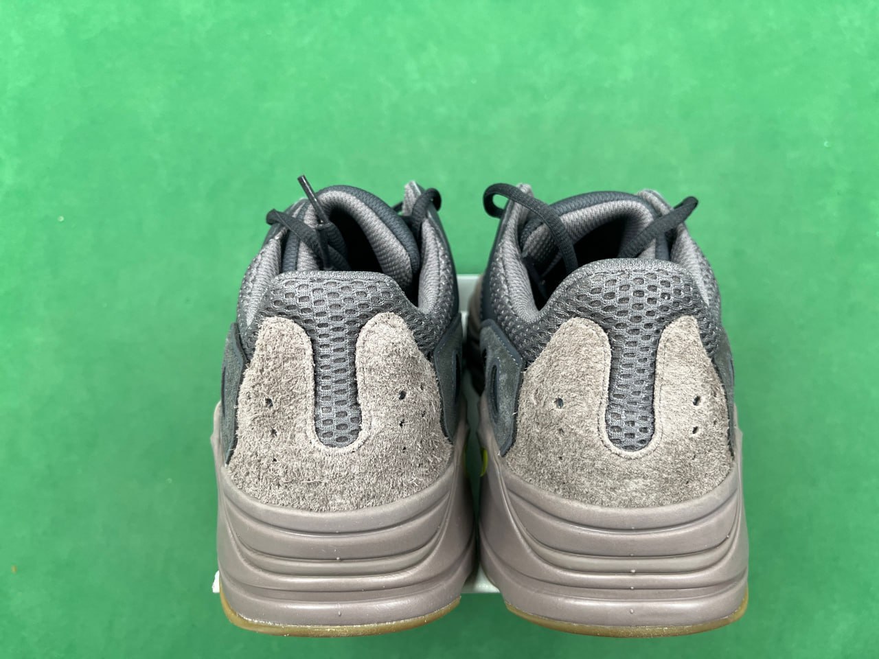 OG-YEEZY700