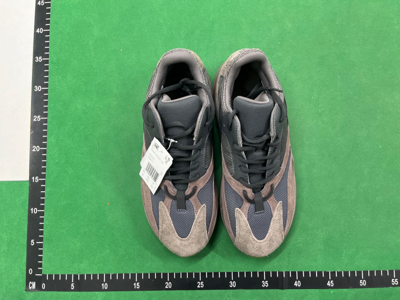 OG-YEEZY700
