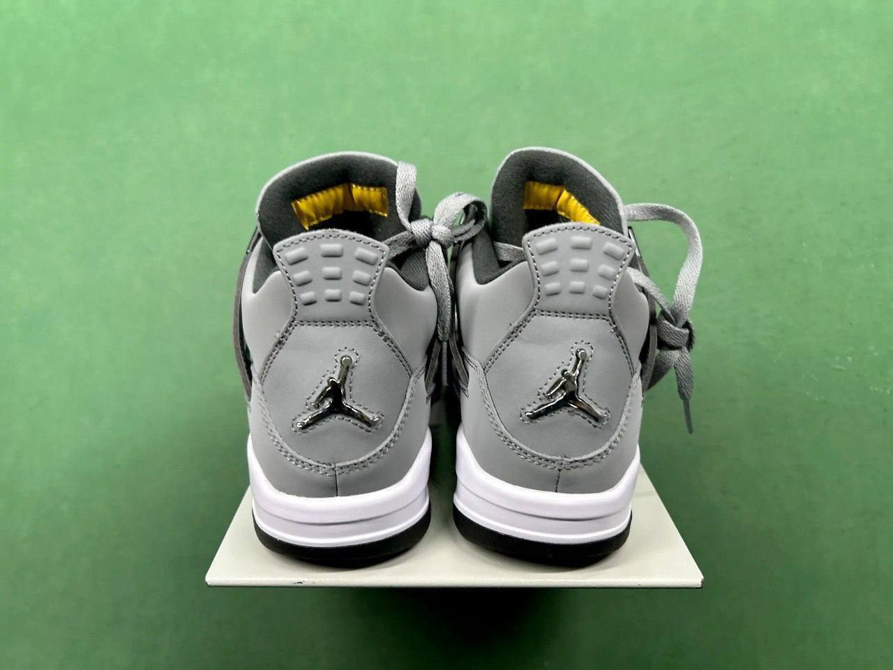 AJ4