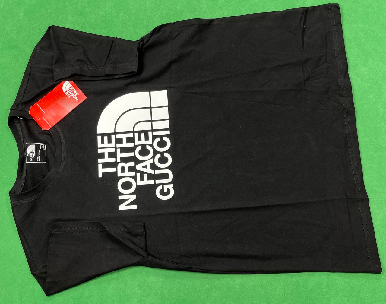  THE NORTH FACE  T-shirt