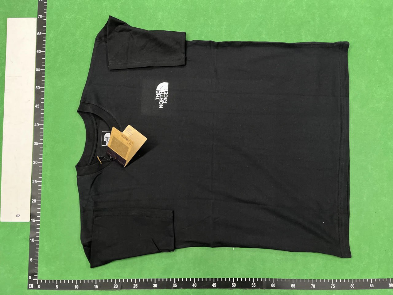  THE NORTH FACE  T-shirt