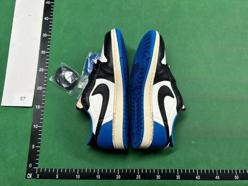 AJ1 X Travis Scott（33+ Styles）