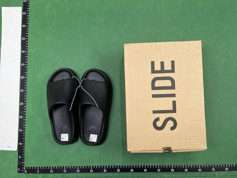   yezzy slide(19CP)