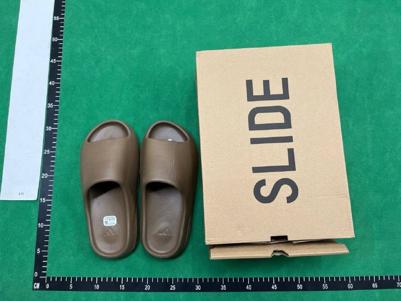   yezzy slide(19CP)