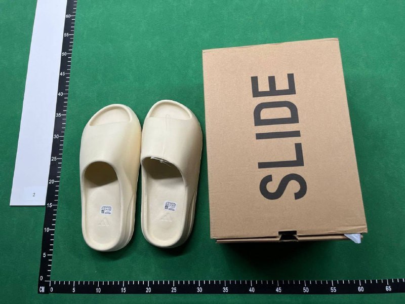   yezzy slide(19CP)