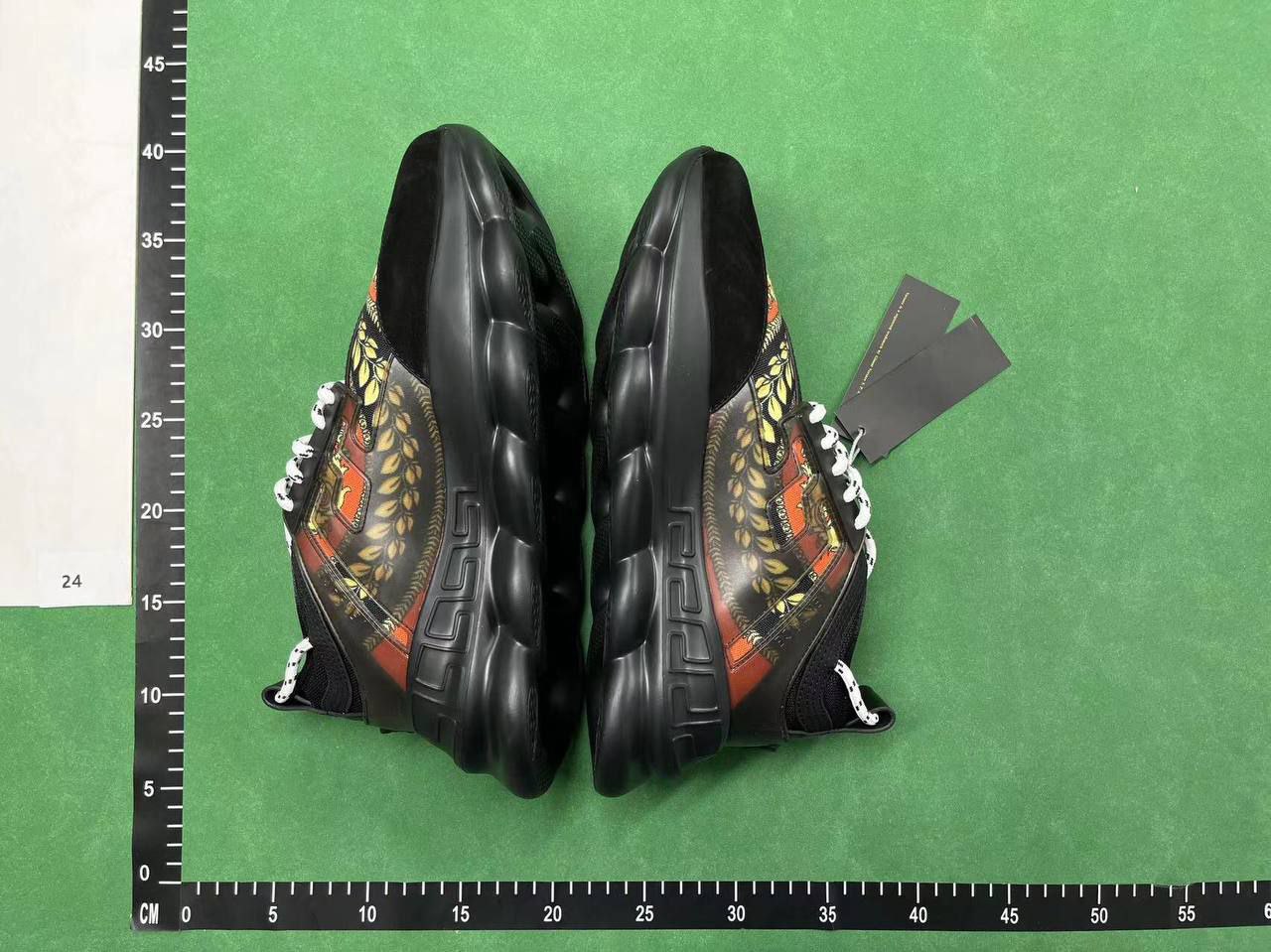 versace chain reaction