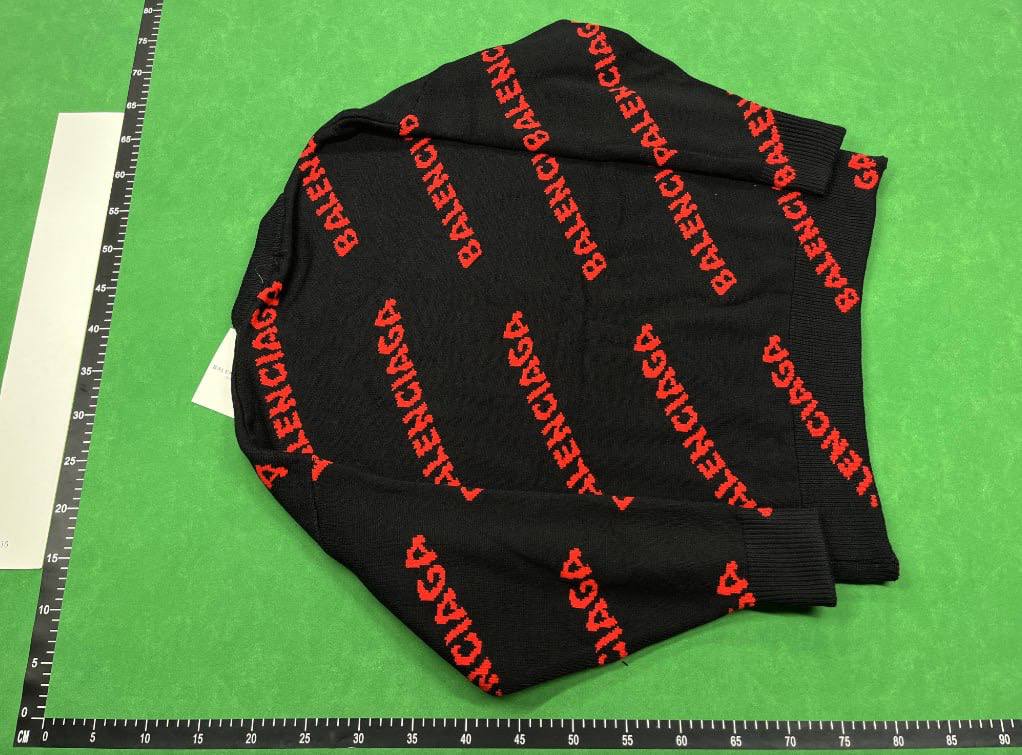 Balenciaga sweater