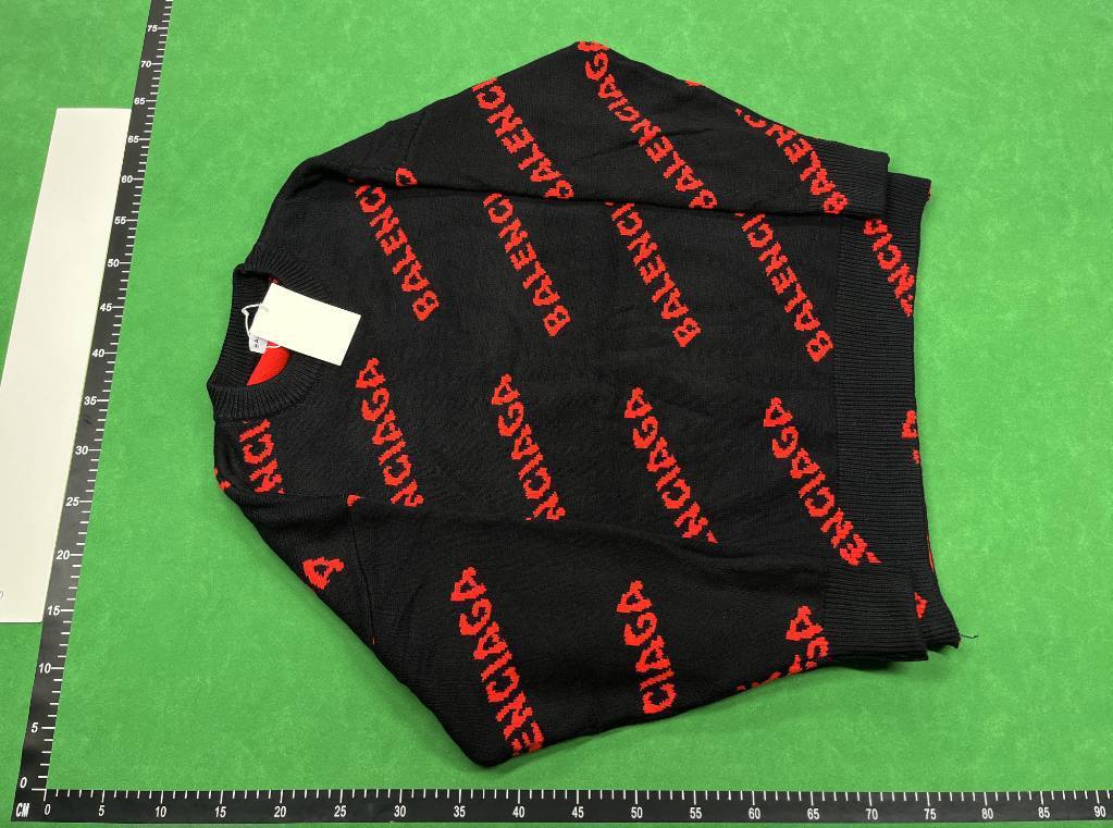  Balenciaga sweater
