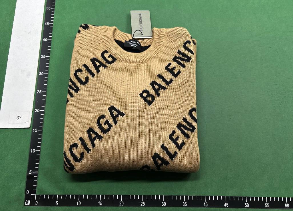  Balenciaga sweater