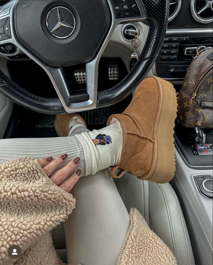 UGG Tazz boots
