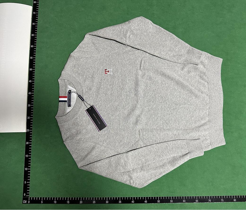 Tommy Hilfiger sweater