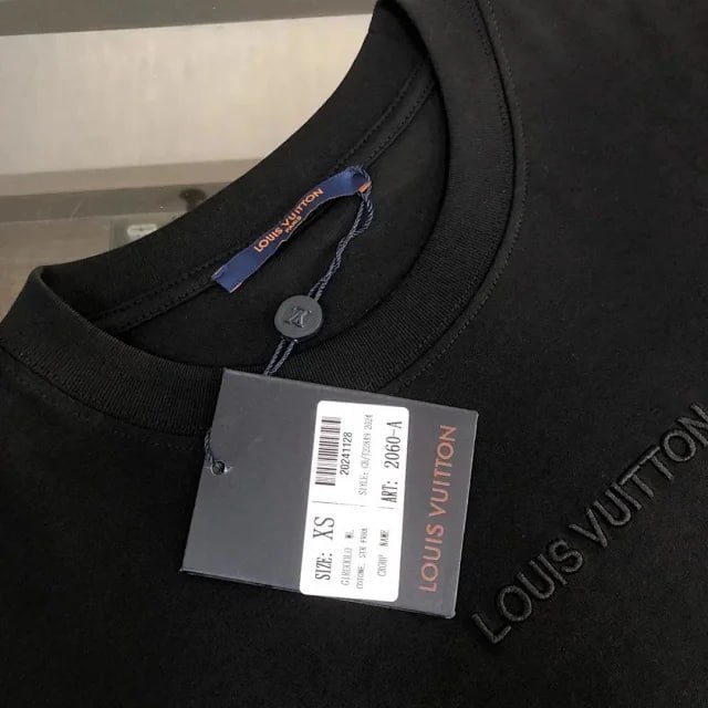 LOUIS VUITTON T-shirt