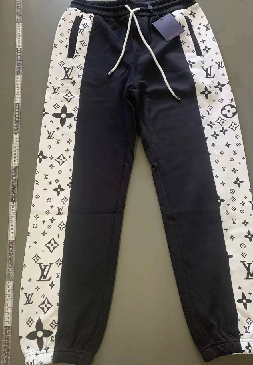[ LV Sweatpants](https