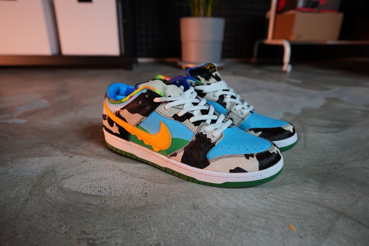 NIKE SB DUNK shoes