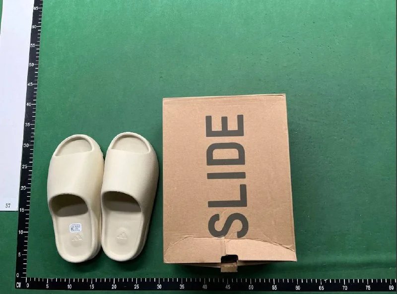 YEEZY Slippers