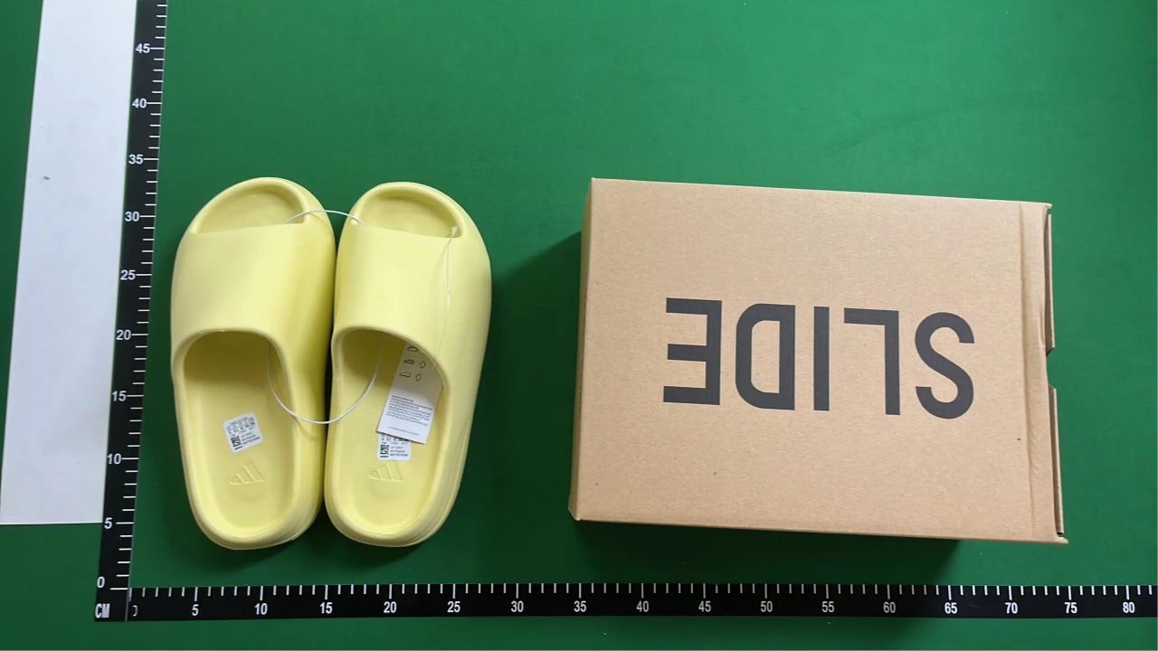 YEEZY Slippers
