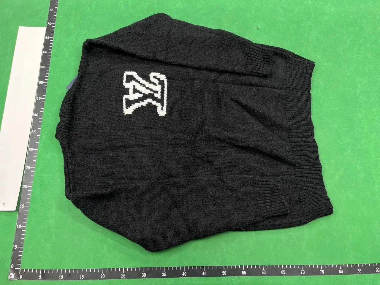 Lv sweater