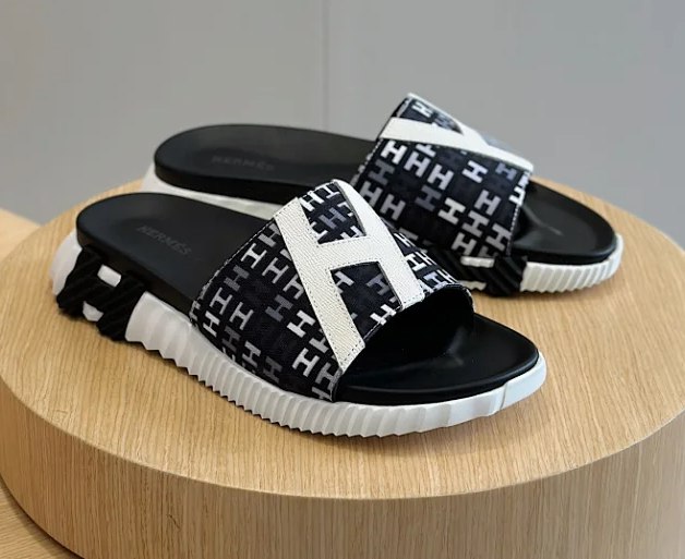  Hermes slippers