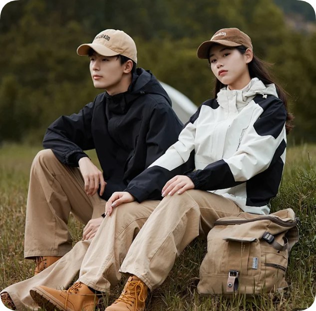 Two-piece mountaineering suit