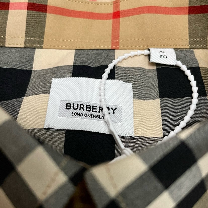 Burberry polo t-shirt tee
