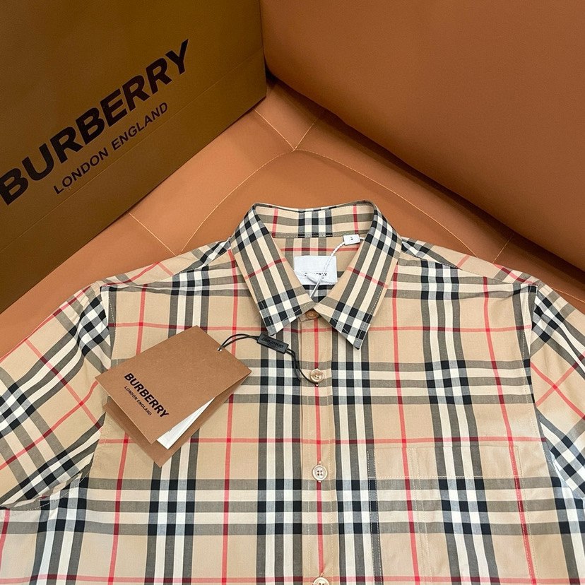 Burberry polo t-shirt tee