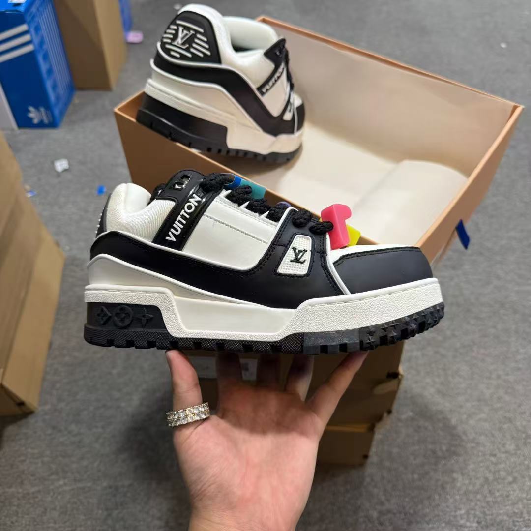 LOUIS VUITTON Trainer Maxi