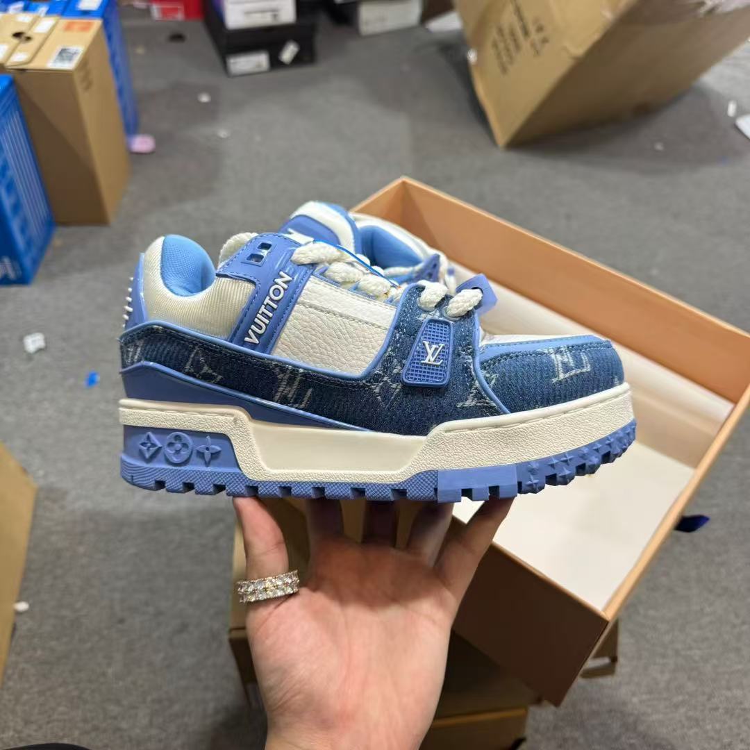 LOUIS VUITTON Trainer Maxi