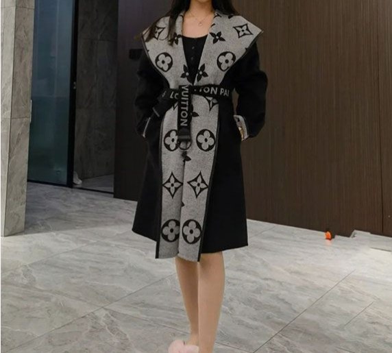  LV Embroidered double faced coat