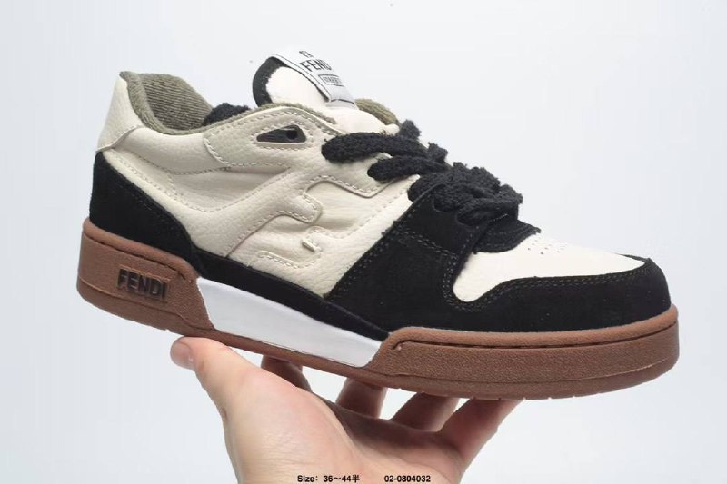 :Fendi Loafers