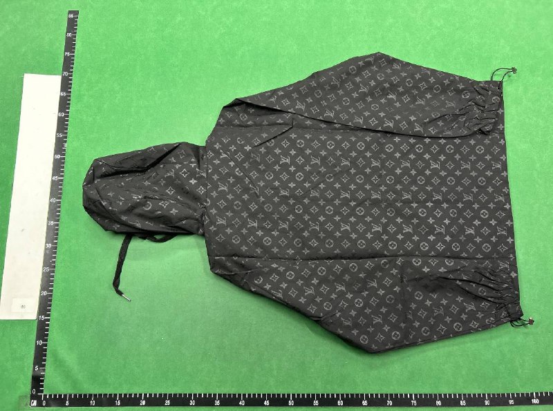 LOUIS VUITTON WINDBREAKER