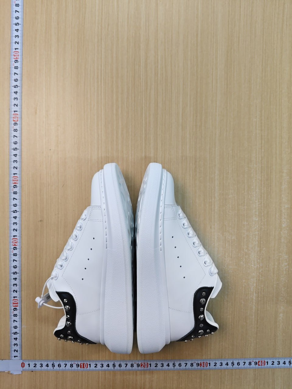 Zapatillas blancas de plataforma con pedrería - CY
