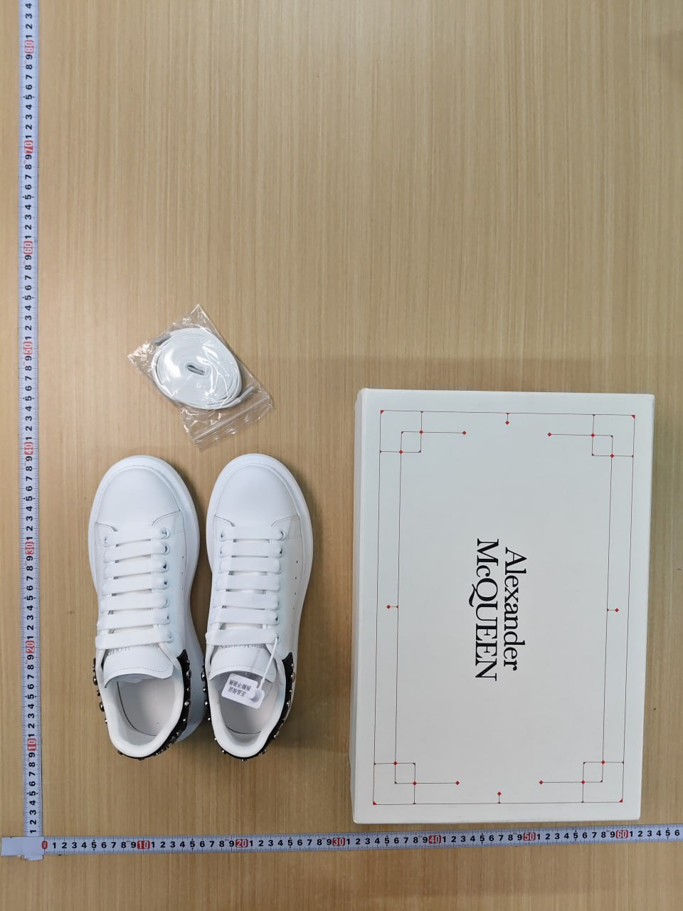 Zapatillas blancas de plataforma con pedrería - CY
