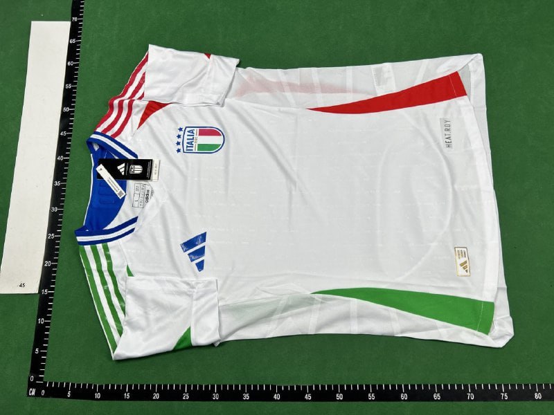 Football T-shirt (39 CP)