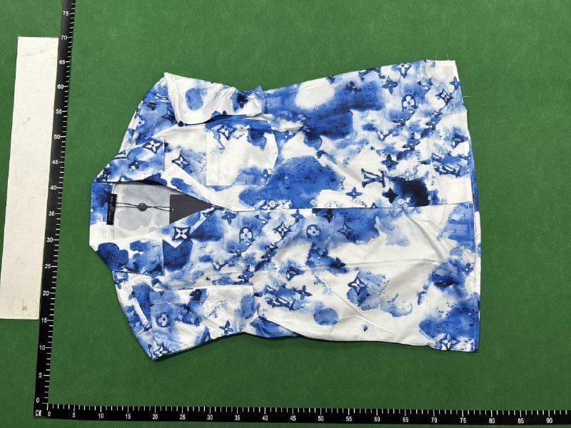  Louis Vuitton suit 