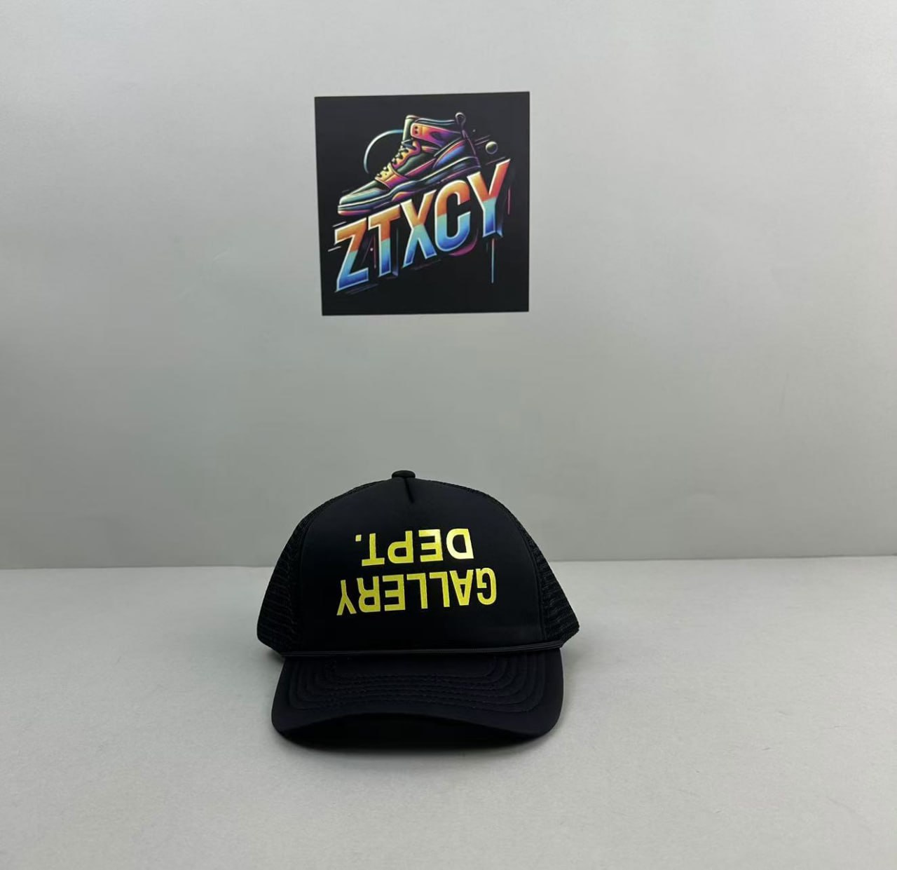 Gallery hat