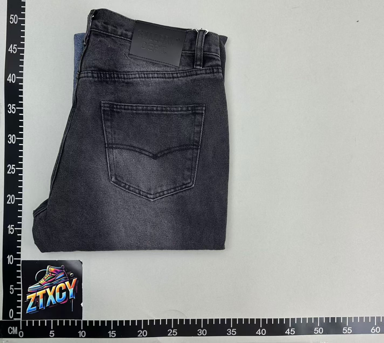 Gallery jeans