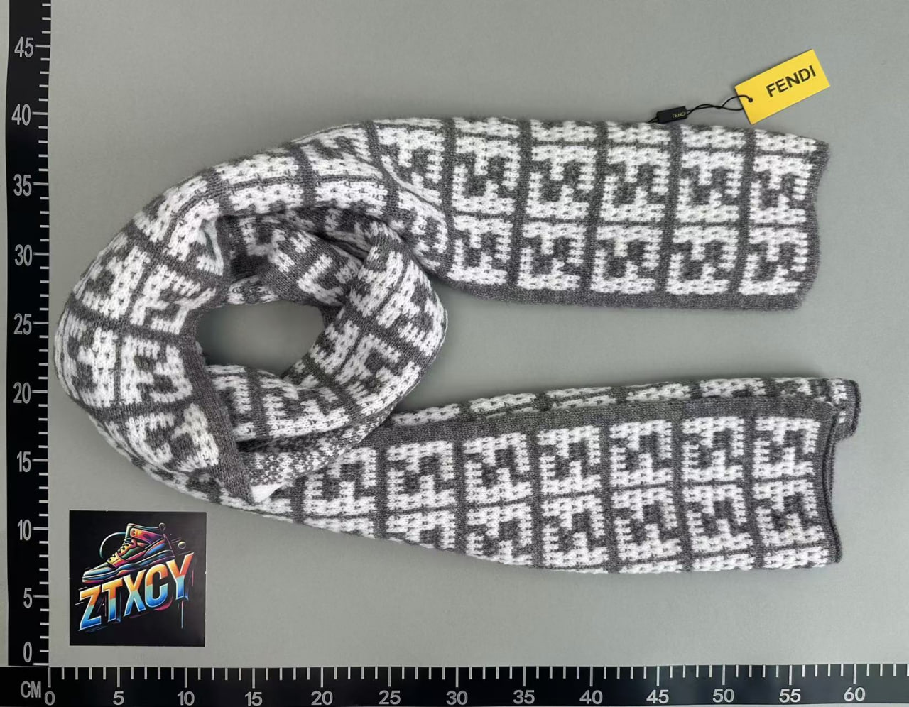 :Fendi scarf