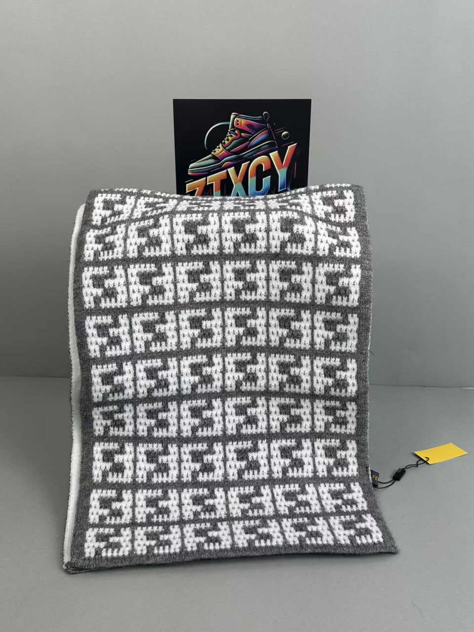:Fendi scarf