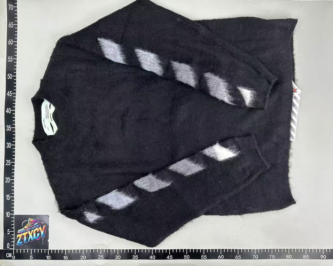 OFF-White sweater