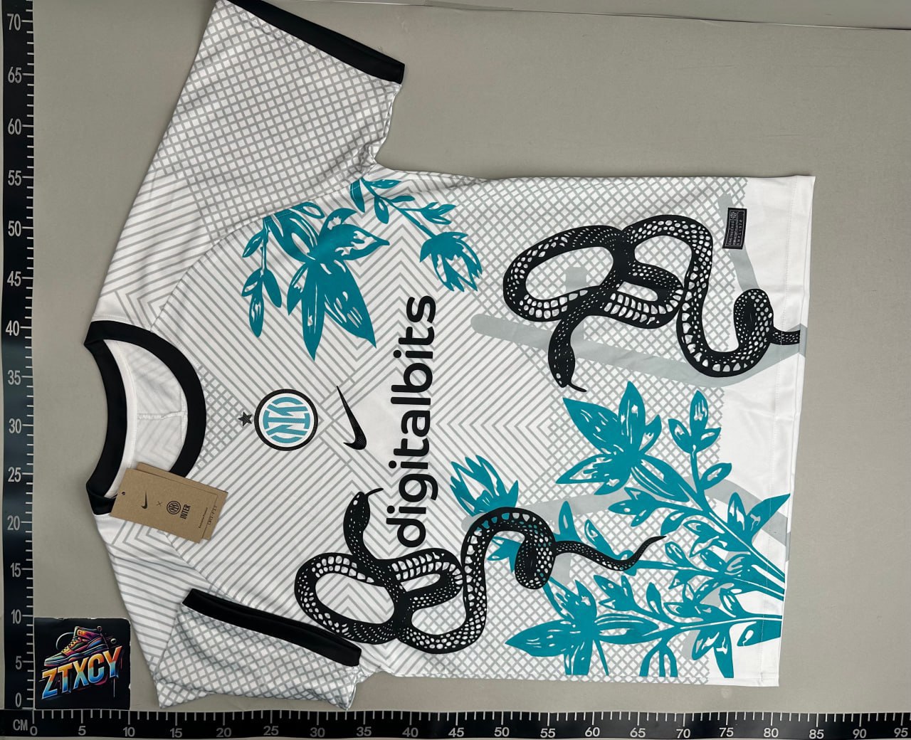 Serie A jersey set